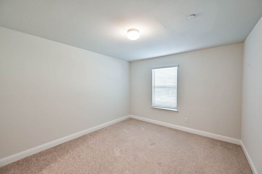 Building Photo - 4252 Mingo Dr
