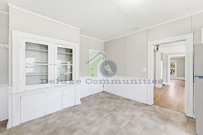 Building Photo - 934 Hovey St SW