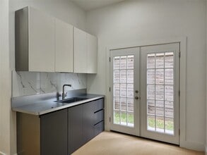 Building Photo - 3413 St Emanuel St