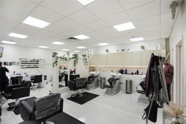 Building Photo - 5701 Collins Ave
