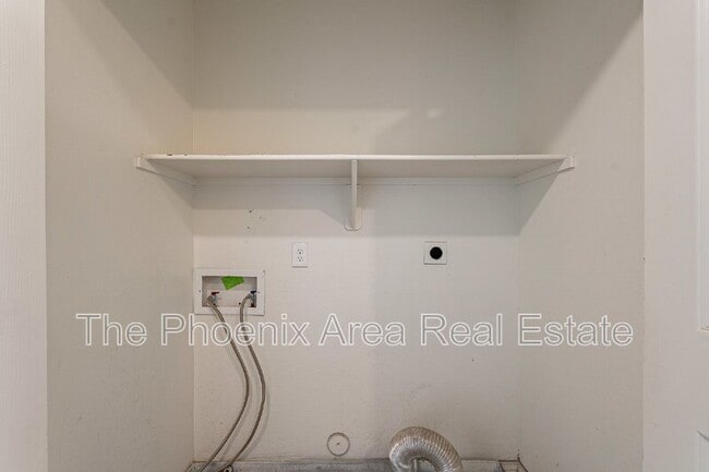Building Photo - 11928 W Columbine Dr