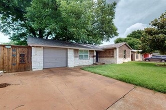 Building Photo - 1819 Finley Rd