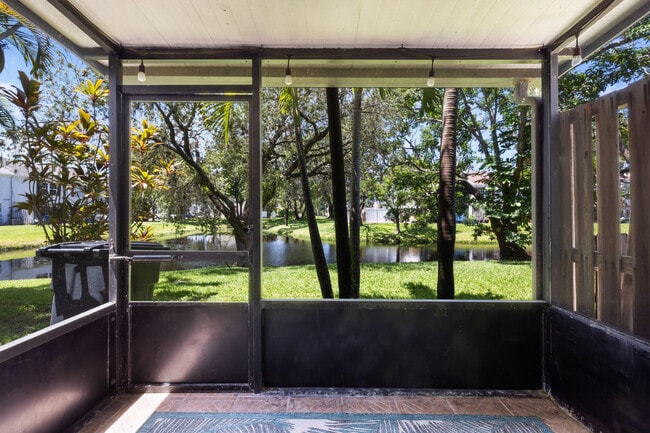 Building Photo - 217 Georgian Park Dr