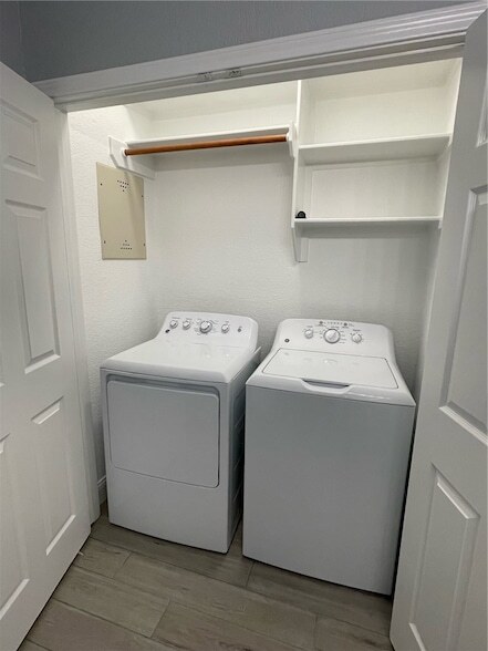 Building Photo - 3838 Oldenburg Ln