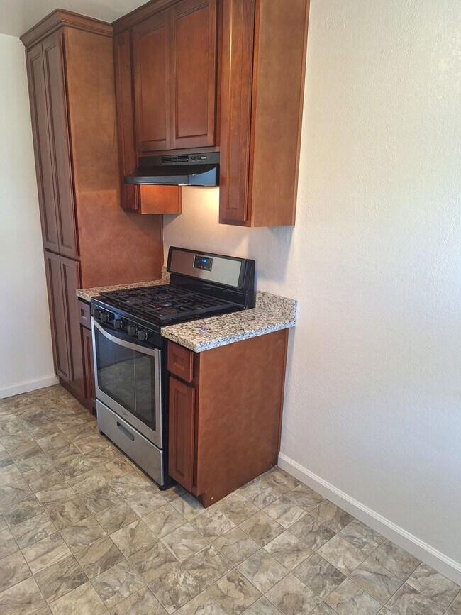 Interior Photo - 55TH STREET