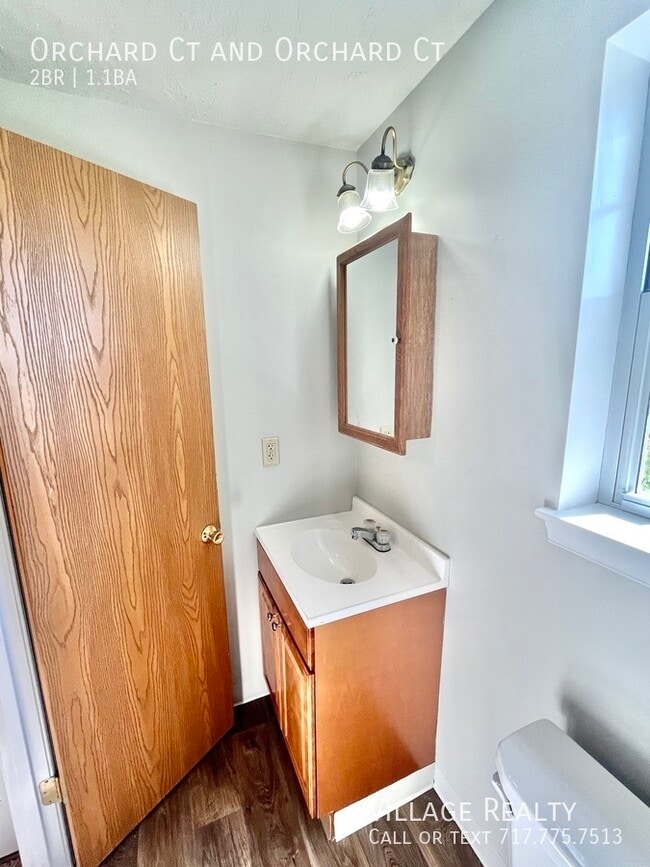 Building Photo - 402 Orchard Ct