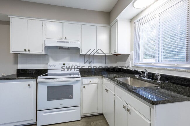 Building Photo - 5814 N Meadows Blvd