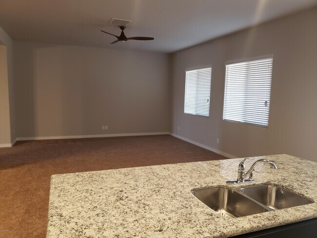 Building Photo - 8552 W Midway Ave