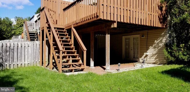 Building Photo - 2 Hunt Cup Cir