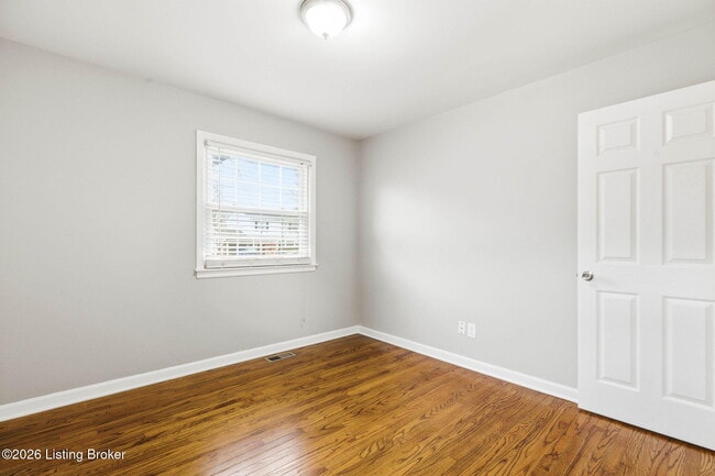 Building Photo - 2403 Silverbrook Ave