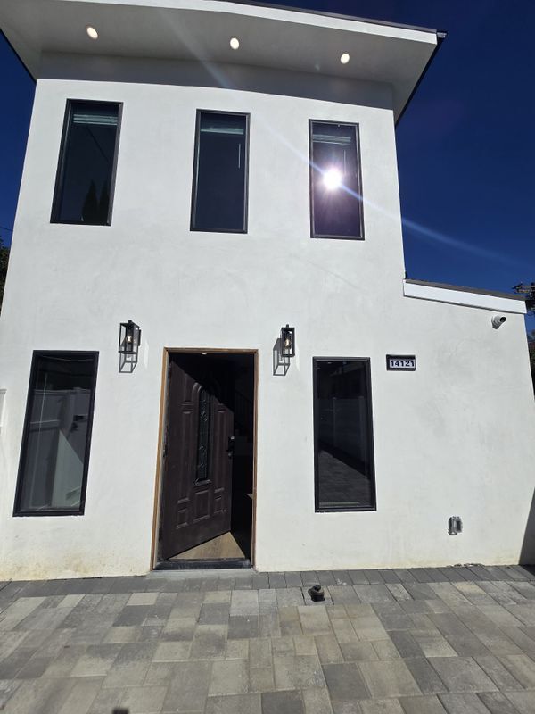 Building Photo - 14121 Califa St