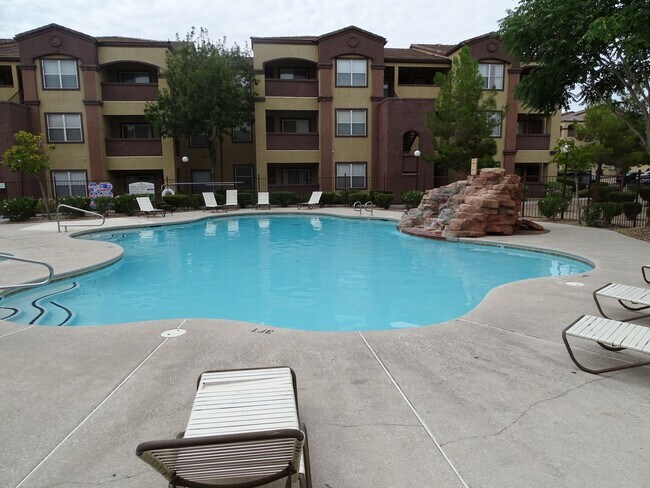 Building Photo - 2 Suite 1st Floor Condo In Gated Northwest...