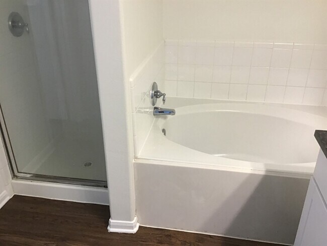 Building Photo - 2543 Fox River Ln