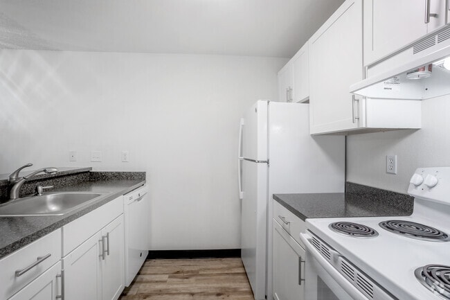 Interior Photo - Arborpointe
