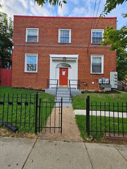 Building Photo - 2816 Hartford St SE