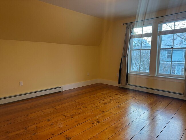 Building Photo - 3 Bedroom in Downtown Lebanon