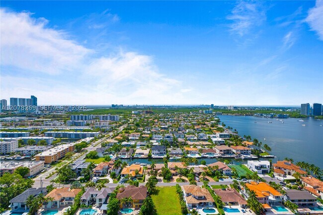 Building Photo - 1000 W Island Blvd