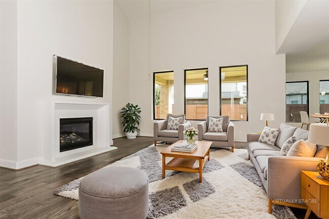 Building Photo - 30627 S Creek Way