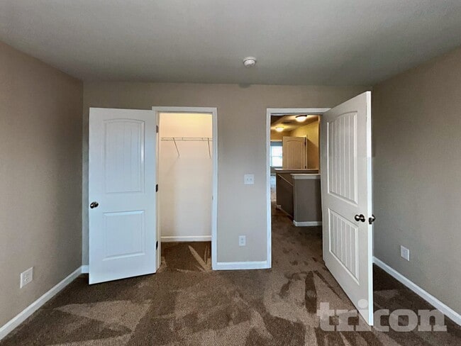 Building Photo - 120 Leland Ln