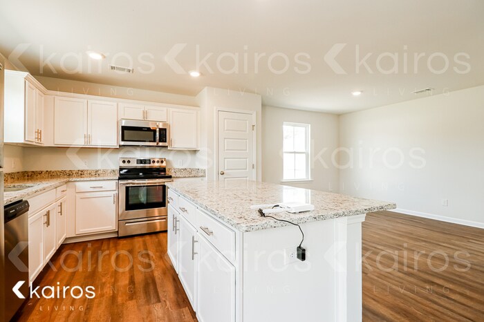 Building Photo - 104 Scots Pne Ct