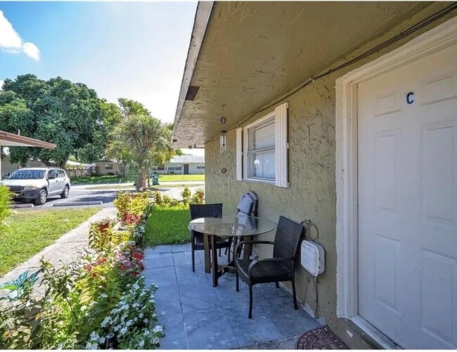 Primary Photo - 581 Kathy Ln