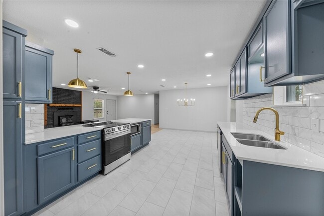 Building Photo - 3137 FM200