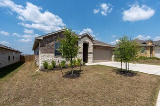 Building Photo - 381 Evergreen Sumac Lp