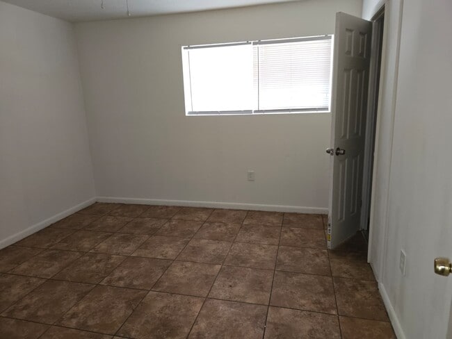 Building Photo - 3104 Meadow Forest Dr