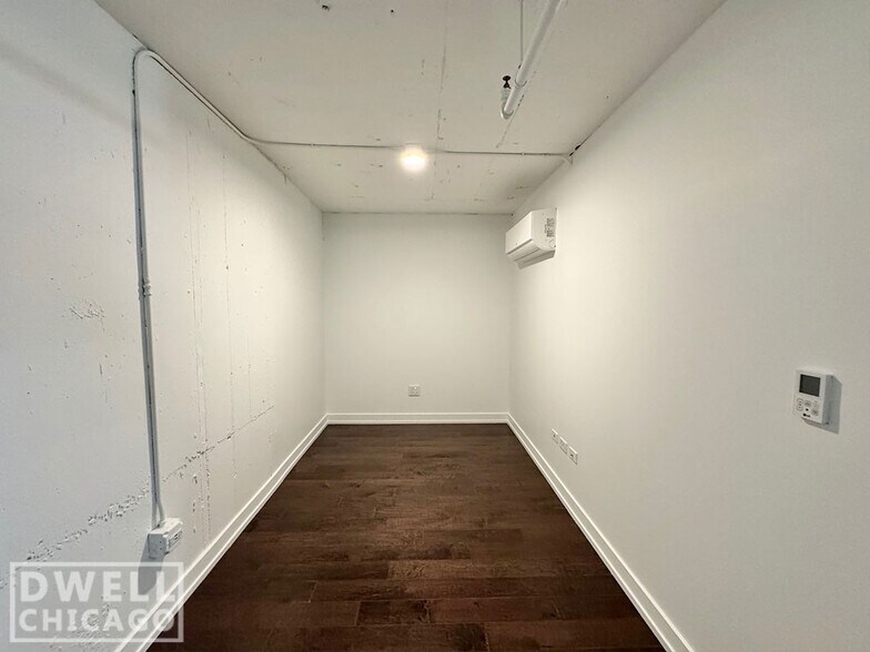 Building Photo - 1217 W Carmen Ave