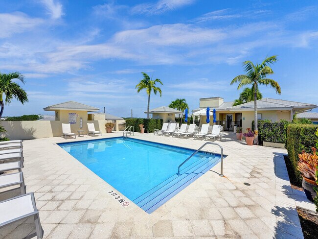 Building Photo - 225 NE 1st St