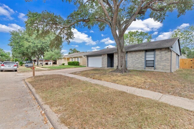 Building Photo - 4406 Kacee Dr