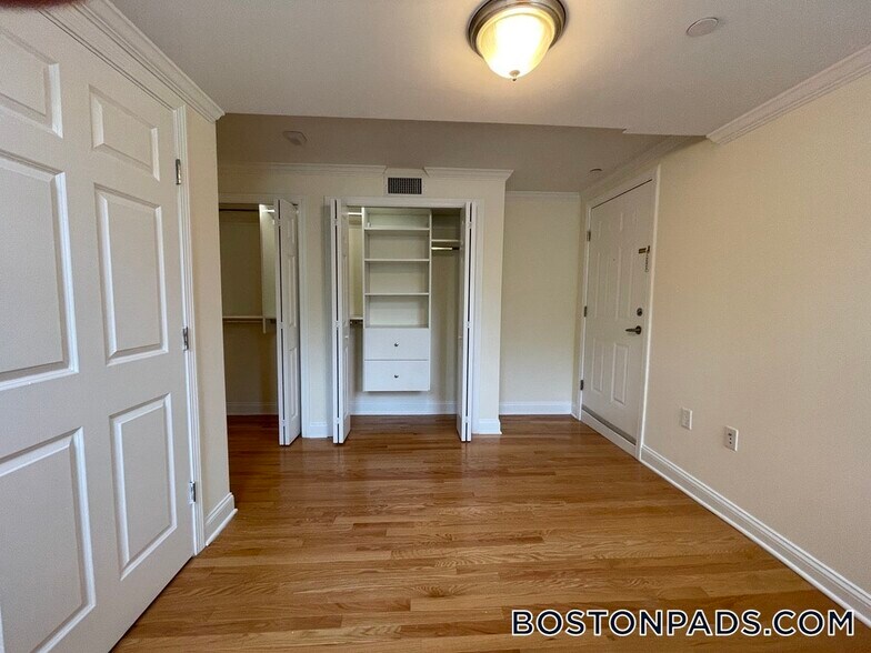 Building Photo - 21 Wendell St