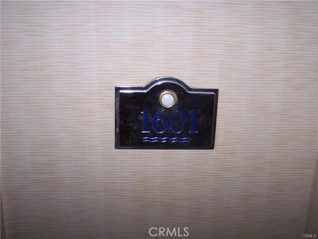 Building Photo - 525 E Seaside Way