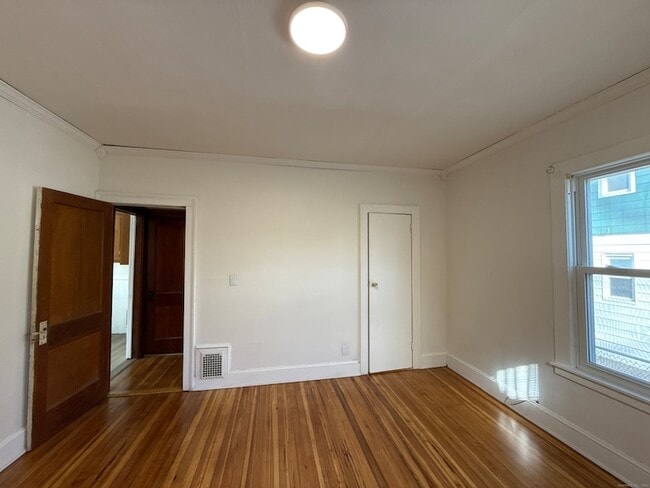 Building Photo - 411 Ellis St