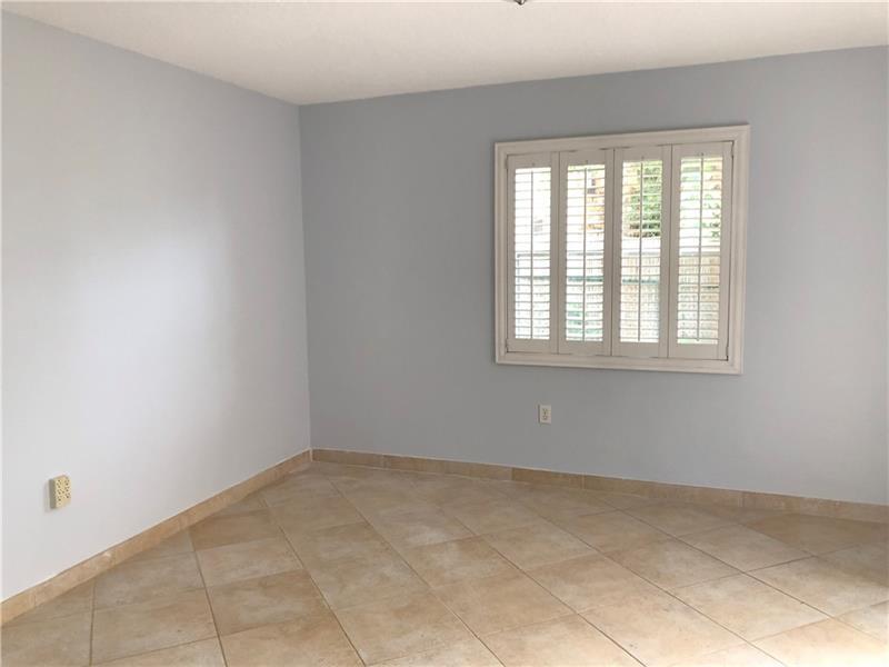Building Photo - 4050 Eastridge Dr