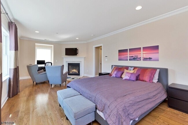 Building Photo - 1B Foley Pl