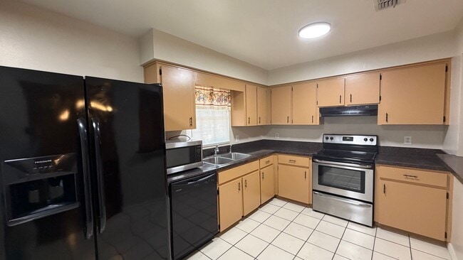 Building Photo - House For Rent - Metrowest