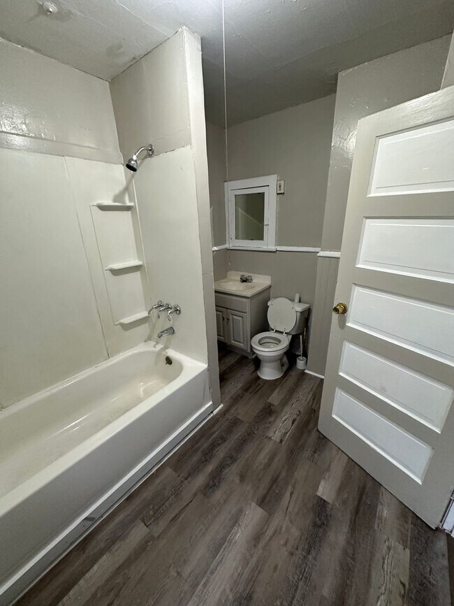 Building Photo - Single Family Home Ready for Rent in a Gre...