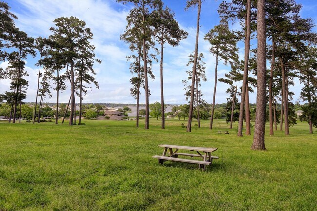 Building Photo - 112 Harbour Town Dr