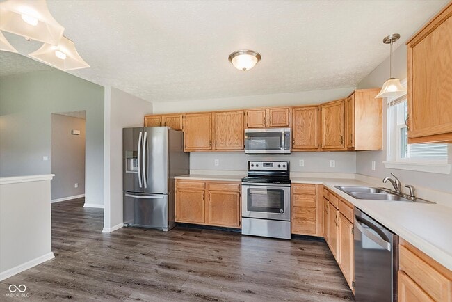 Building Photo - 9645 Claymore Dr