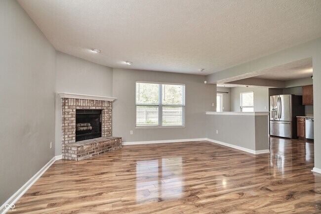 Building Photo - 10856 Trailwood Dr