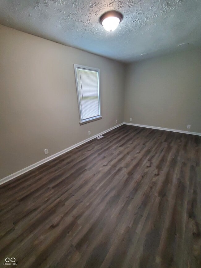 Building Photo - 6019 Oak Ave