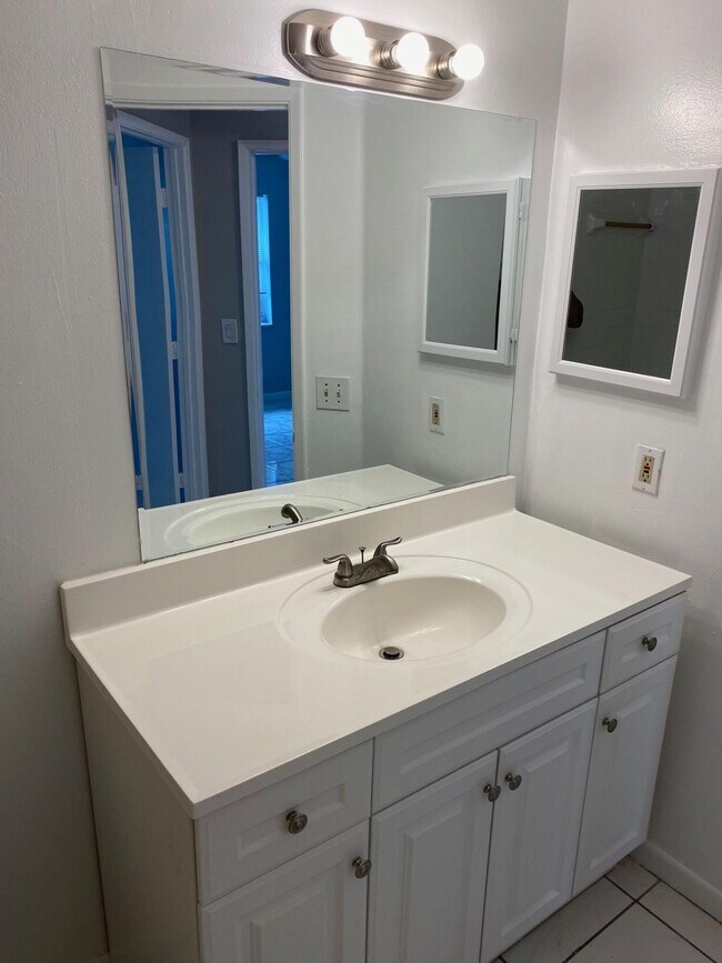 Building Photo - 11405 NW 35th St