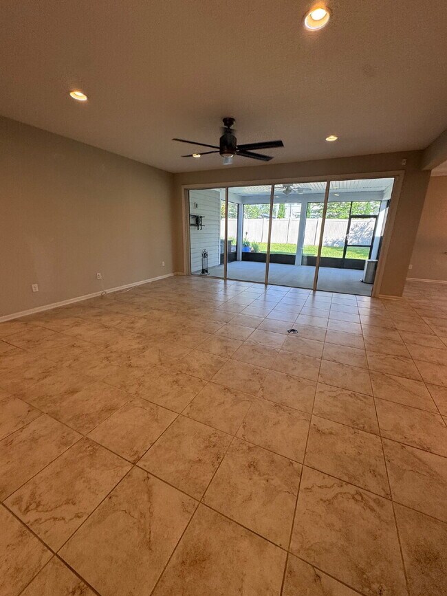 Building Photo - Shearwater, 4 bedroom 3.5 bath home for rent.