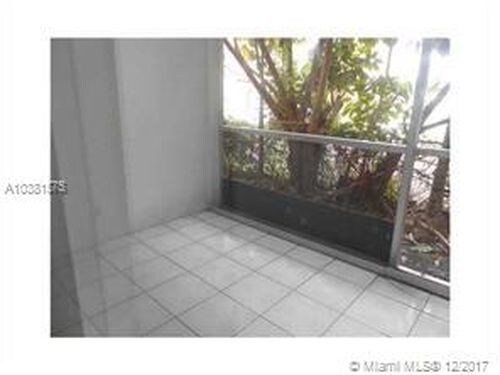 Building Photo - 2832 Fillmore St