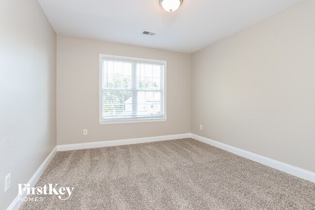 Building Photo - 2133 Allen Way
