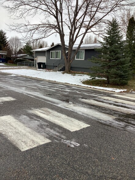 Primary Photo - 3624 Spartan Cir