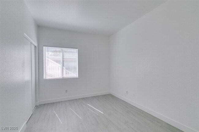 Building Photo - 5655 E Sahara Ave