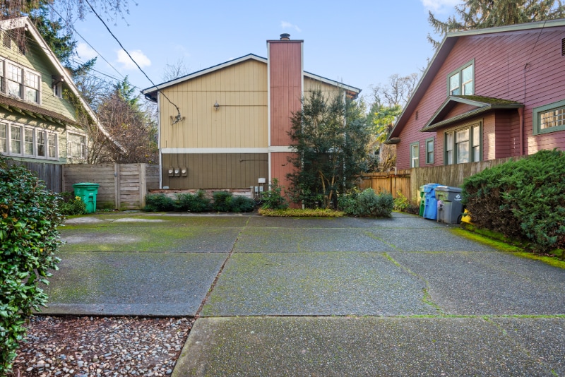 Building Photo - 2356 SE Division St