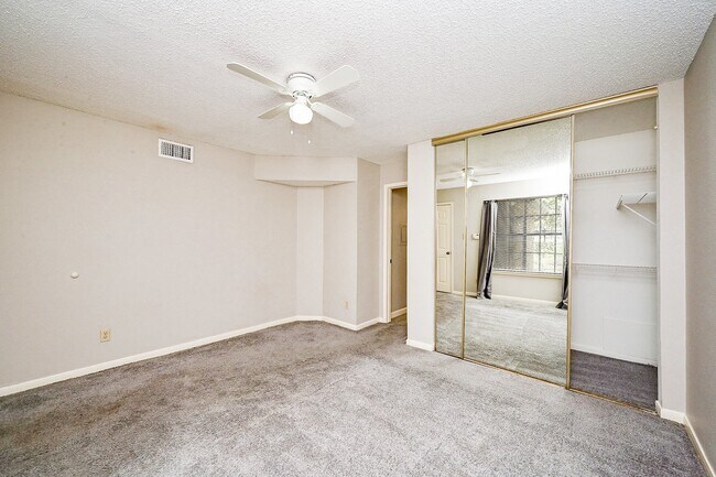 Building Photo - 2300 Old Spanish Trl